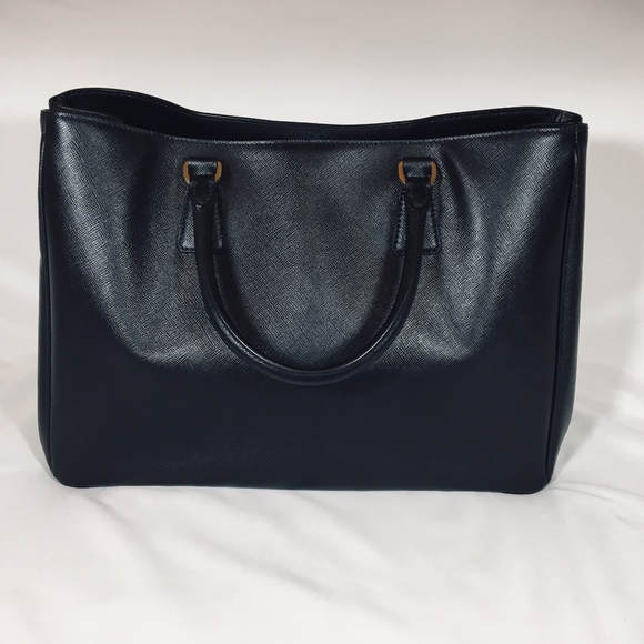 Vintage Prada Saffiano Bag - Picture 3 of 5